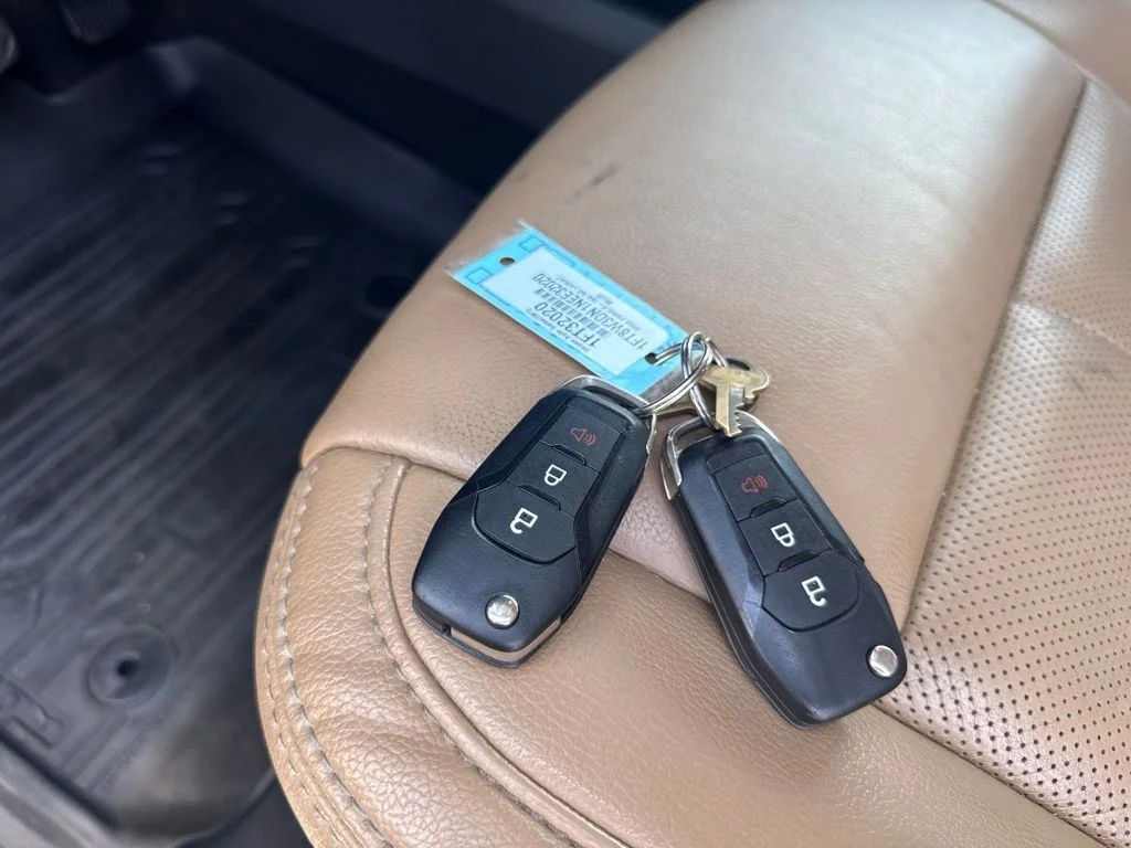 Used 2022 Blue Ford Lariat image 27