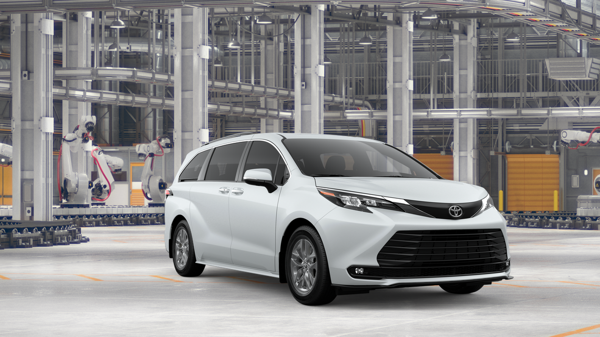 New 2026 Wind Chill Pearl Toyota XLE image 15