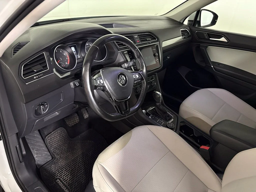 Used 2018  Volkswagen 2.0T SEL image 17