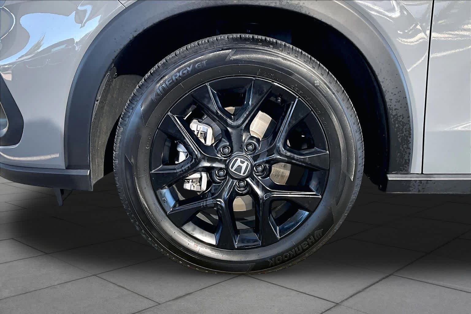 Used 2025 Urban Gray Pearl Honda Sport image 11