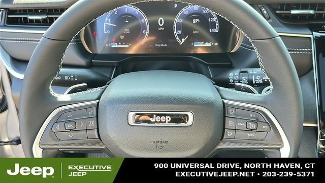 New 2025 Silver Zynith Exterior Paint Jeep Laredo X image 13