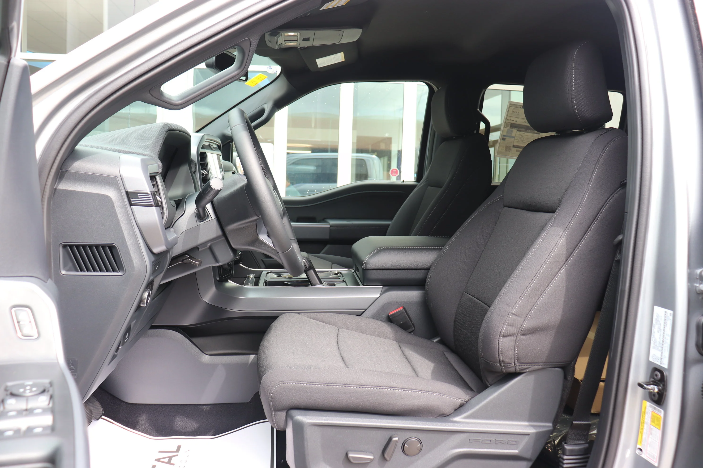 New 2026 ICONIC SILVER METALLIC Ford XLT image 8