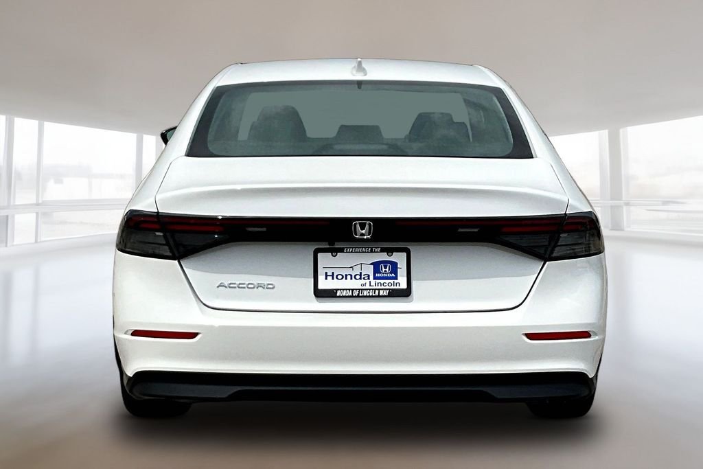 New 2026 Platinum White Pearl Honda LX image 4