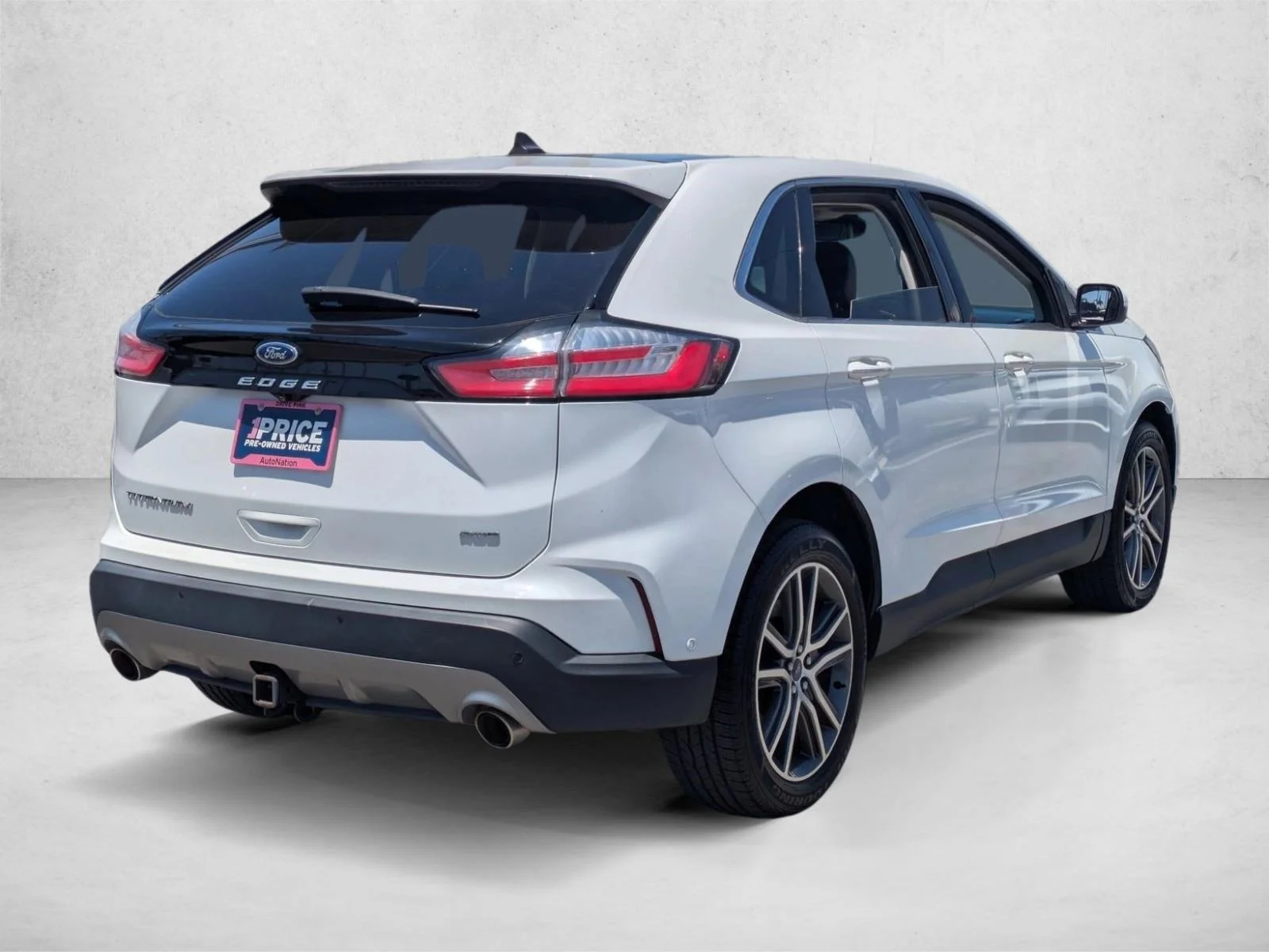 Used 2021 Star White Metallic Tri-Coat Ford Titanium image 5