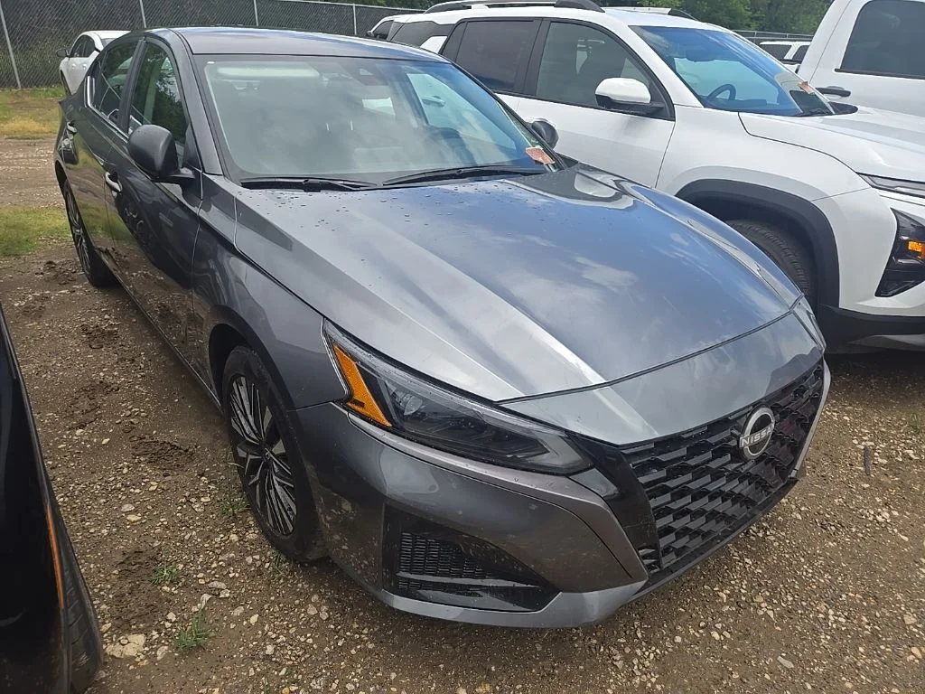 Used 2026 Gray Nissan 2.5 SV image 4