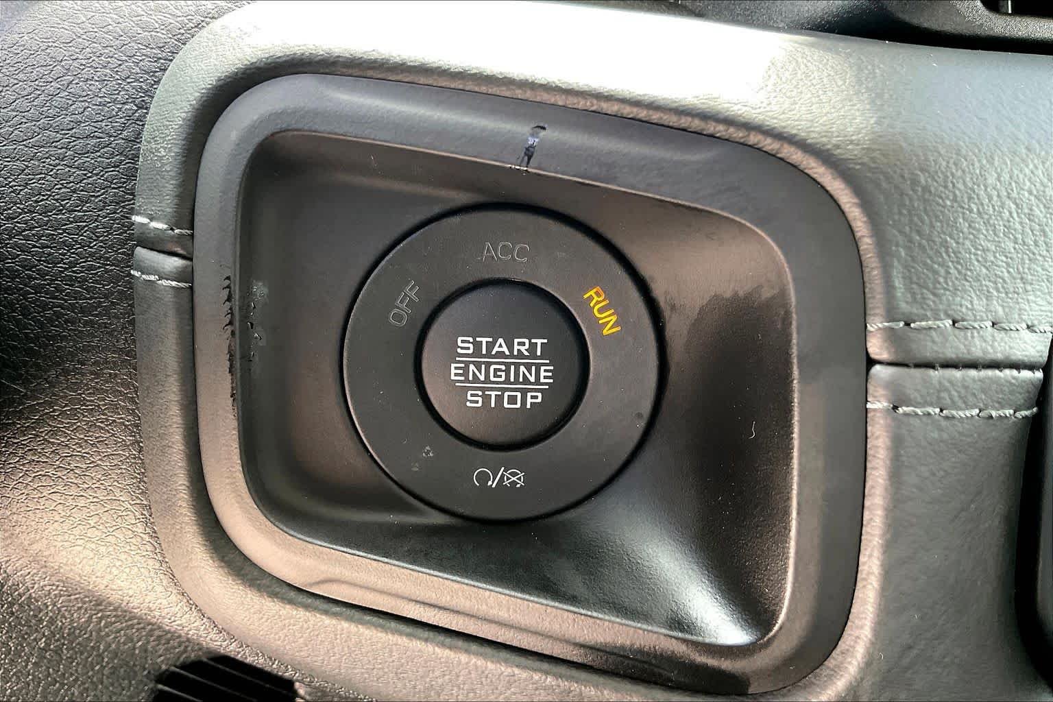 Used 2026 Bright White Clearcoat Jeep Rubicon image 31