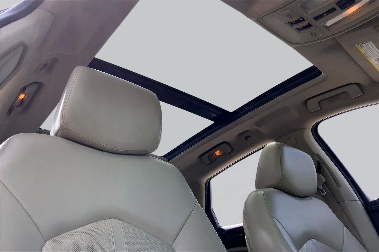 Used 2013 Platinum Ice Tricoat Cadillac Luxury Collection image 14