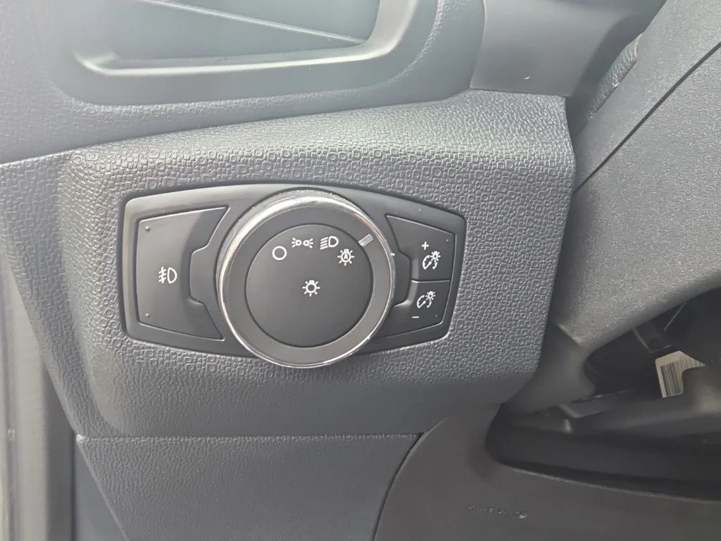 Certified Used 2022 Blue Metallic Ford SE image 14