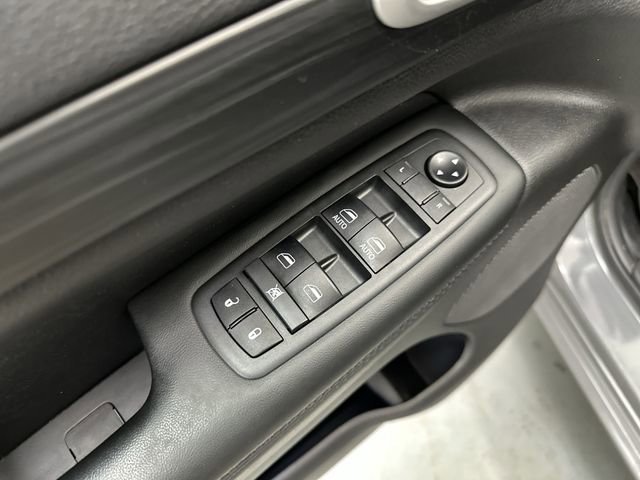 Used 2019 Gray Jeep Altitude image 18
