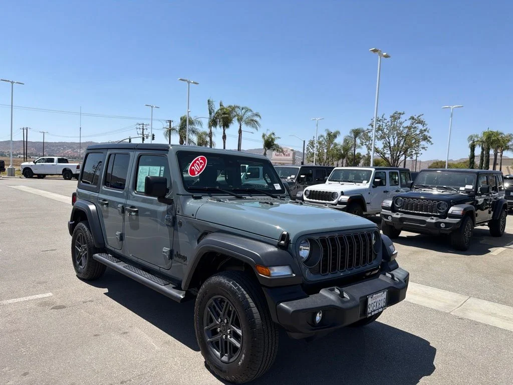 Used 2025 Gray Jeep Sport S image 1