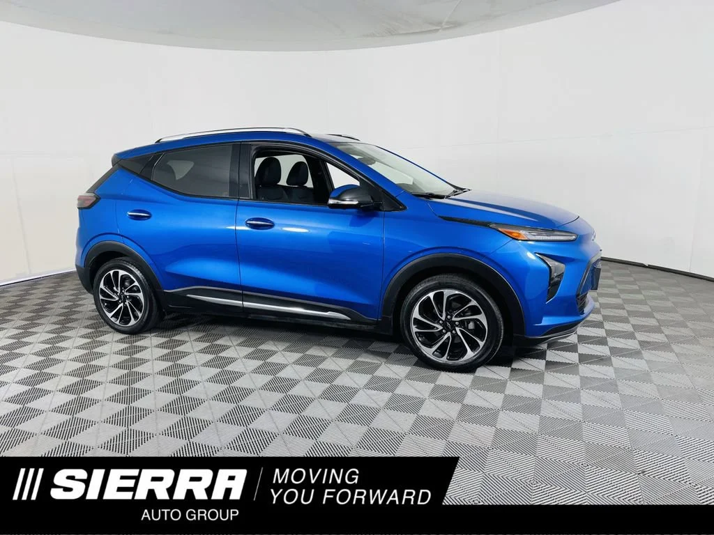 2023 Chevrolet Bolt EUV Premier's photo