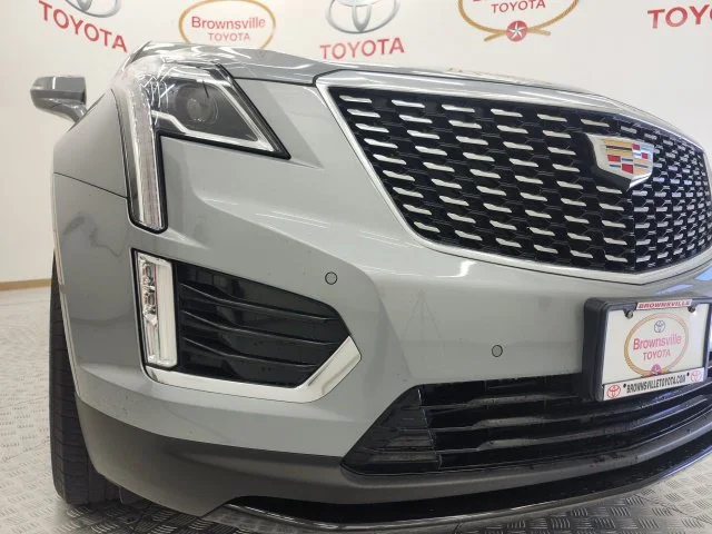 Used 2024 Silver Cadillac Luxury image 9