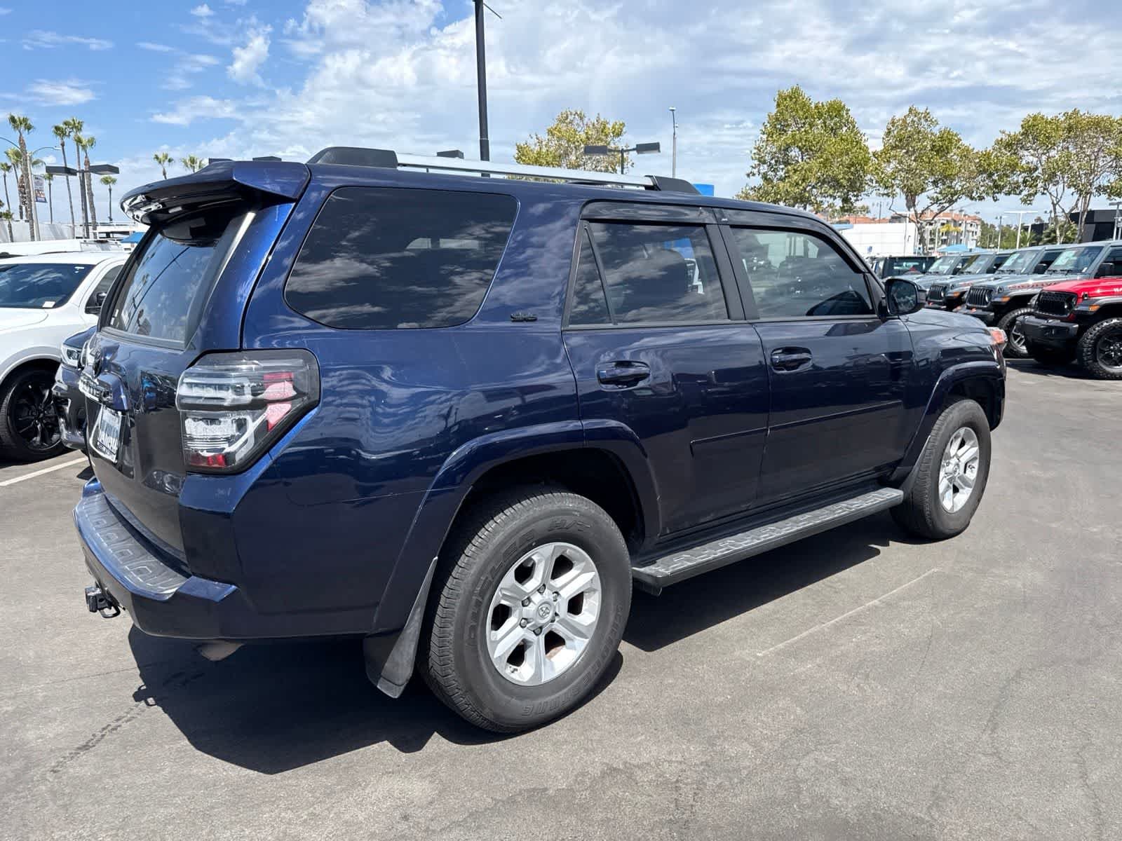 Used 2020 Nautical Blue Metallic Toyota SR5 image 15