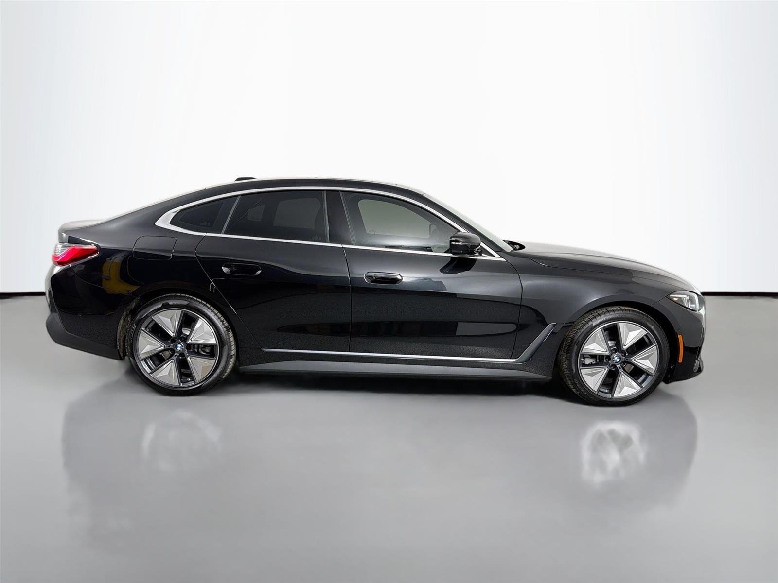 New 2026 Black Sapphire Metallic BMW eDrive40 image 5