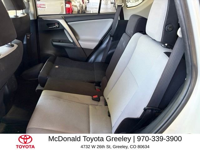 Used 2018 White Toyota XLE image 10