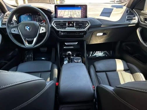 Used 2025 Gray BMW xDrive30i image 12