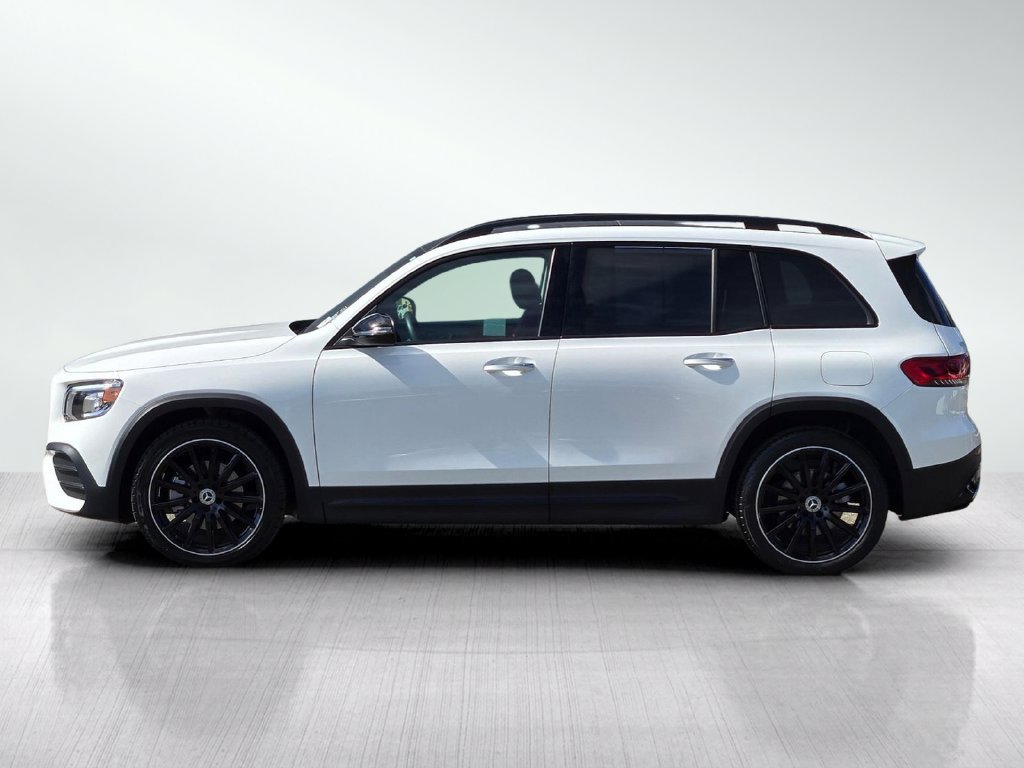 Used 2022 White Mercedes-Benz GLB 250 image 7
