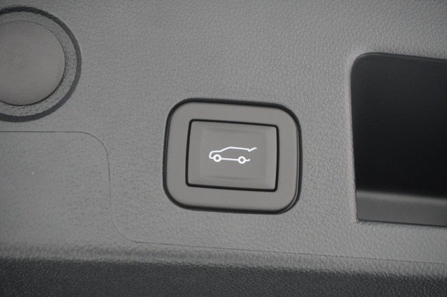2027 Chevrolet Equinox LT - Photo 9