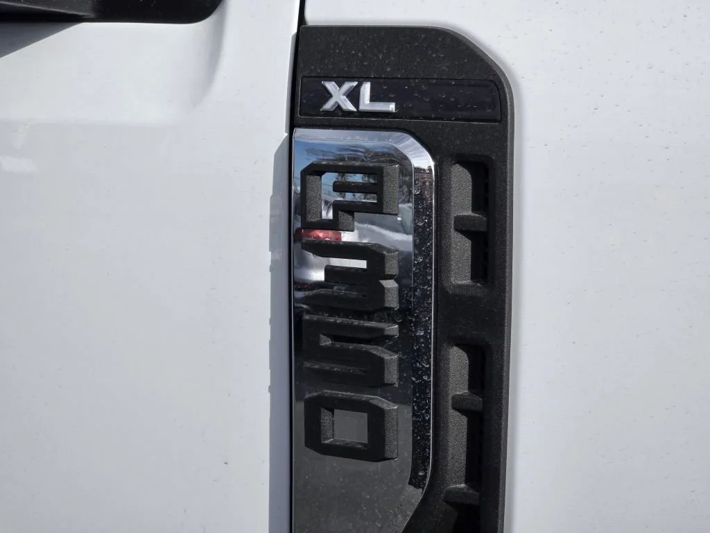 New 2026 Oxford White Ford XL image 26