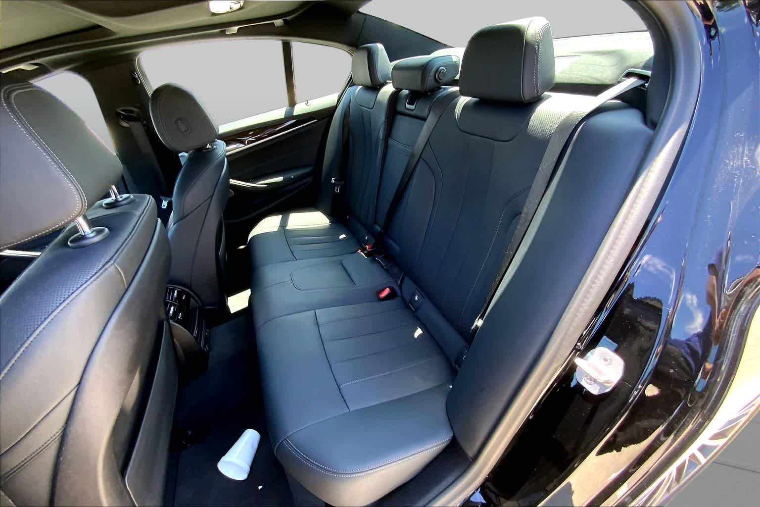 Used 2023 Black Sapphire Metallic BMW 530e xDrive image 21