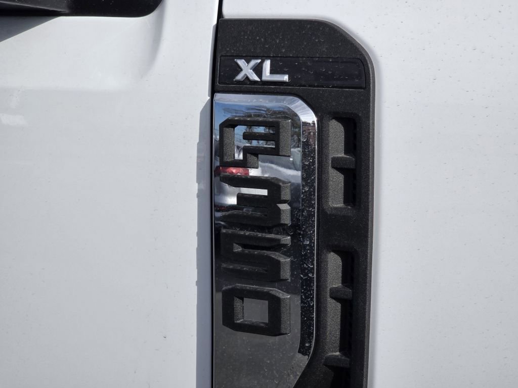 New 2026 Oxford White Ford XL image 26