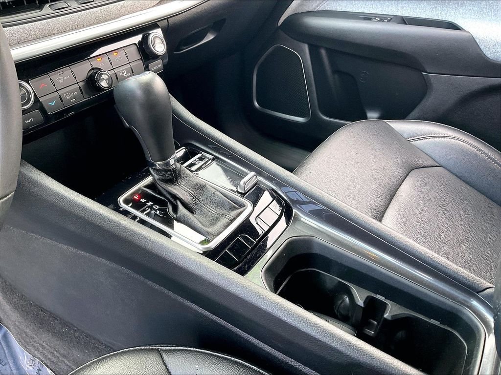 Used 2024 Gray Jeep Latitude Lux image 19