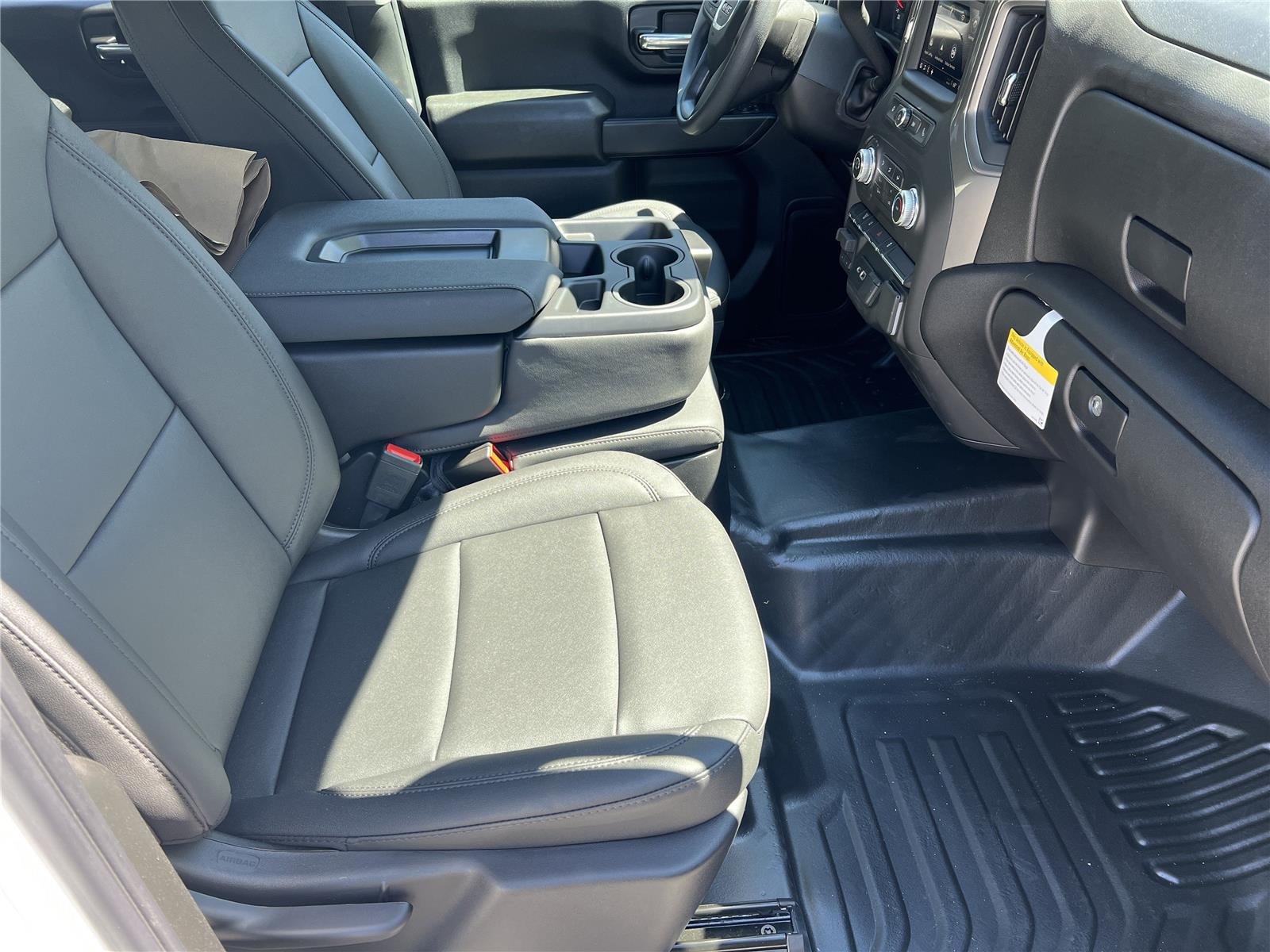 2026 GMC Sierra 3500 Chassis Cab Pro - Photo 13