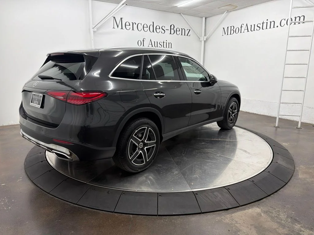 New 2027 Gray Mercedes-Benz GLC 300 image 7