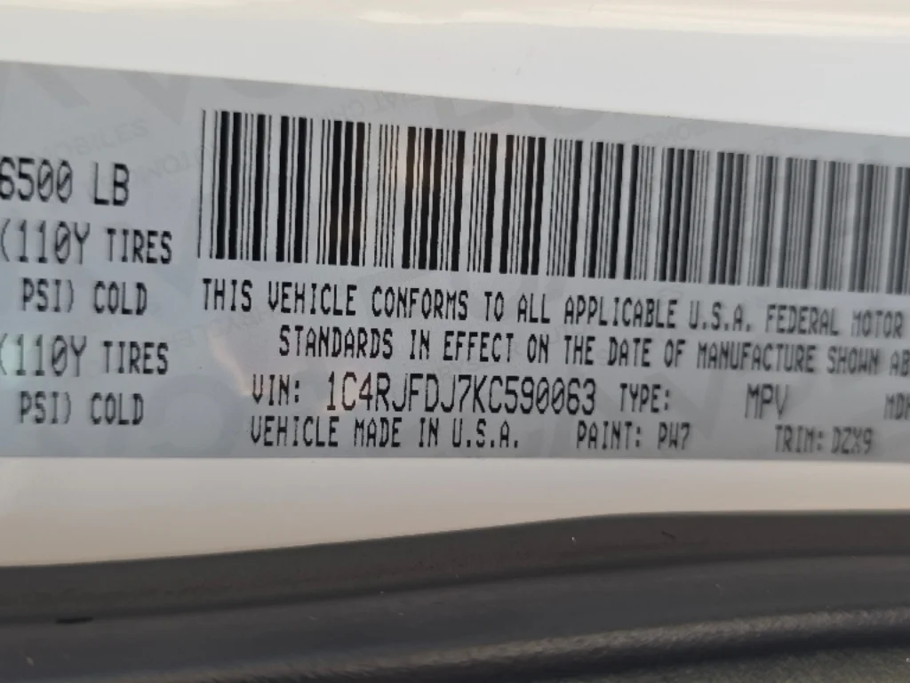 Used 2019 Bright White Clearcoat Jeep SRT image 36