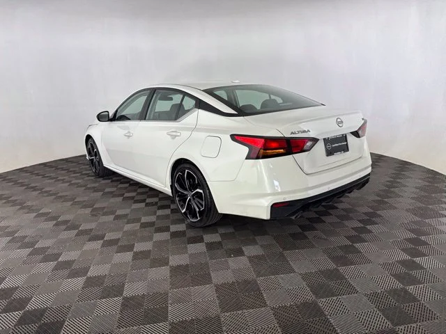 Used 2024 White Nissan 2.5 SR image 7