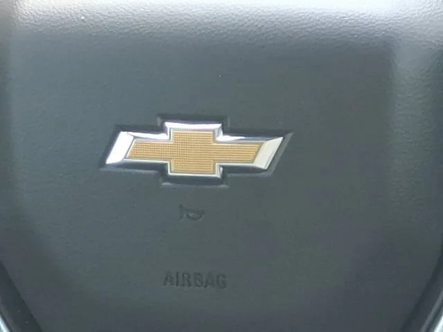 Used 2020 IRIDESCENT PEARL TRICOAT Chevrolet LT image 12