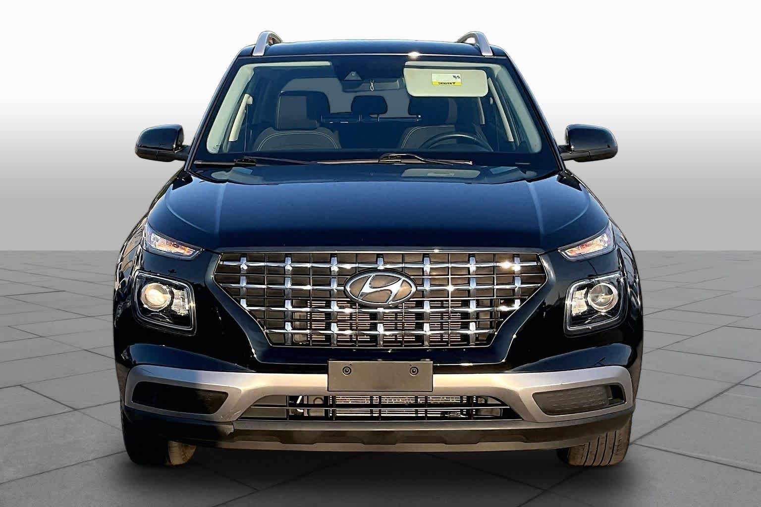 Used 2022 Black Noir Pearl Hyundai SEL image 7