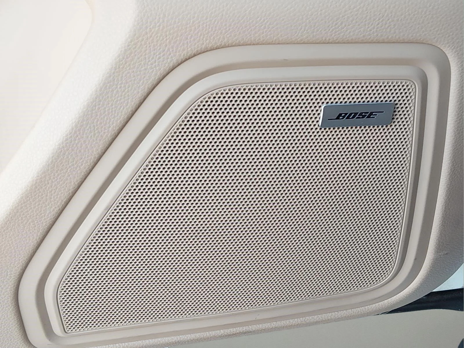Used 2020 White Porsche  image 24