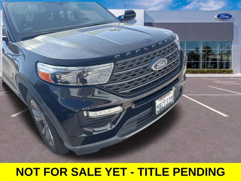 Used 2022 Black Ford XLT image 1