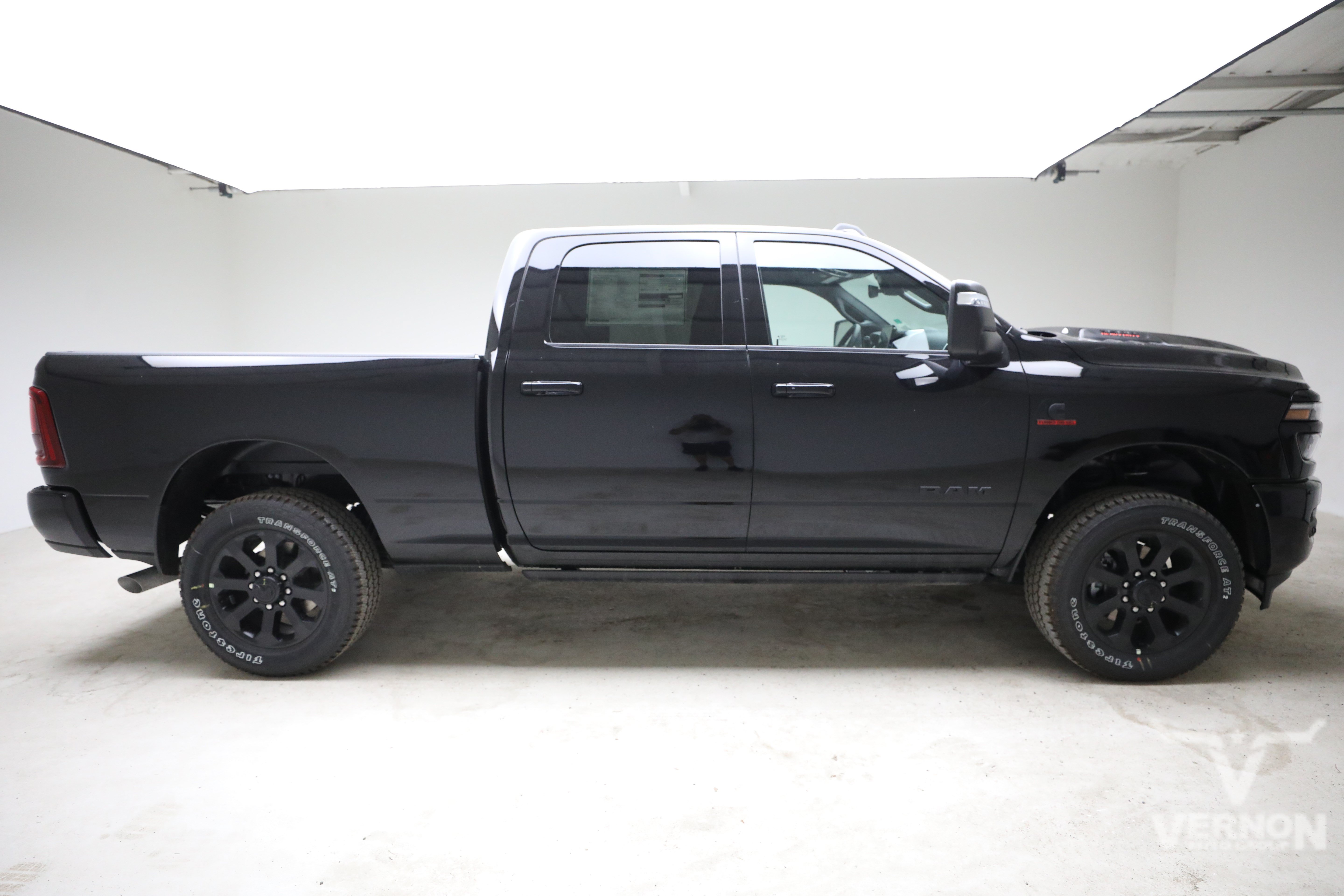 New 2026 Diamond Black Crystal Pearlcoat Ram N image 6