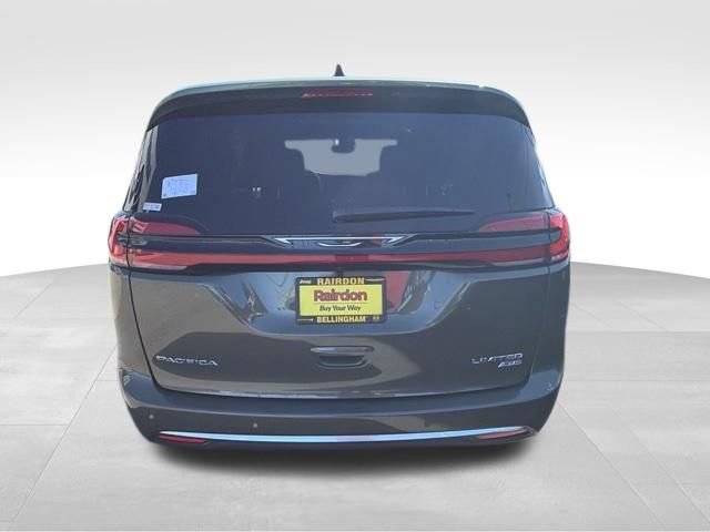 New 2027 Olive Green Pearl-Coat Exterior Paint Chrysler Limited image 6