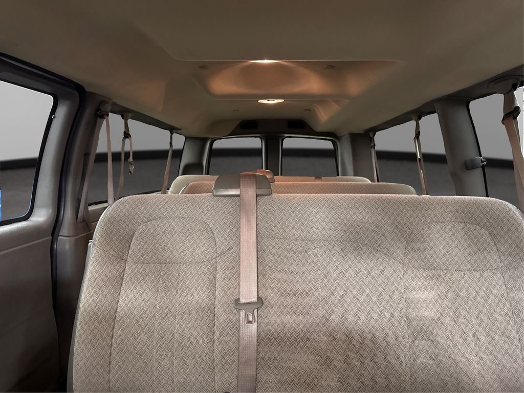 Used 2025 White GMC LT image 18