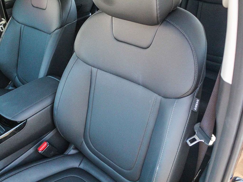 Used 2026 Blue Hyundai SEL Convenience image 26