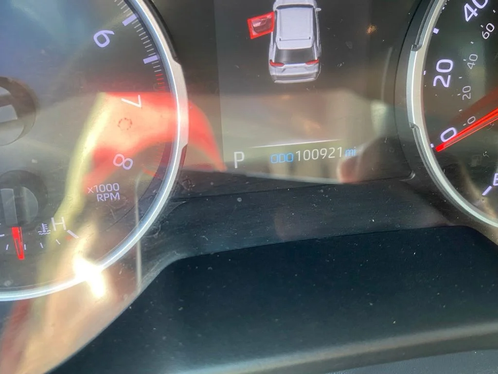 Used 2019 Gray Toyota LE image 5