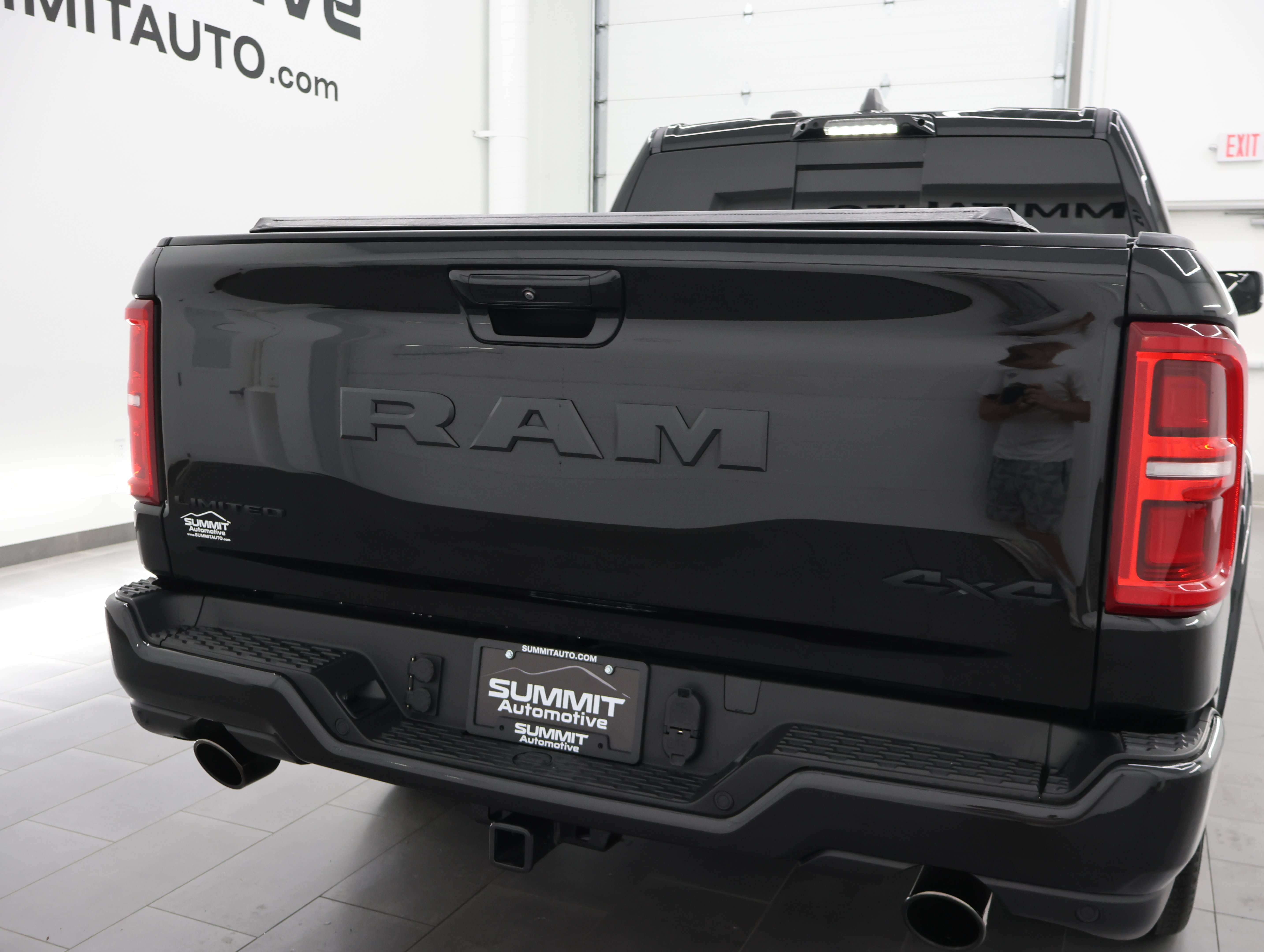 Used 2025 Diamond Black Crystal Pearlcoat Ram Limited image 28