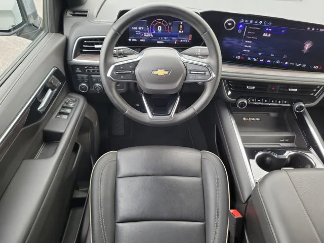2025 Chevrolet Suburban Premier - Photo 22