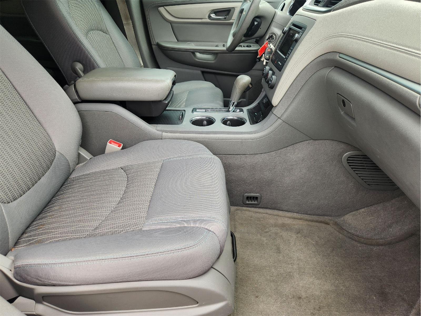 2017 Chevrolet Traverse LS - Photo 14