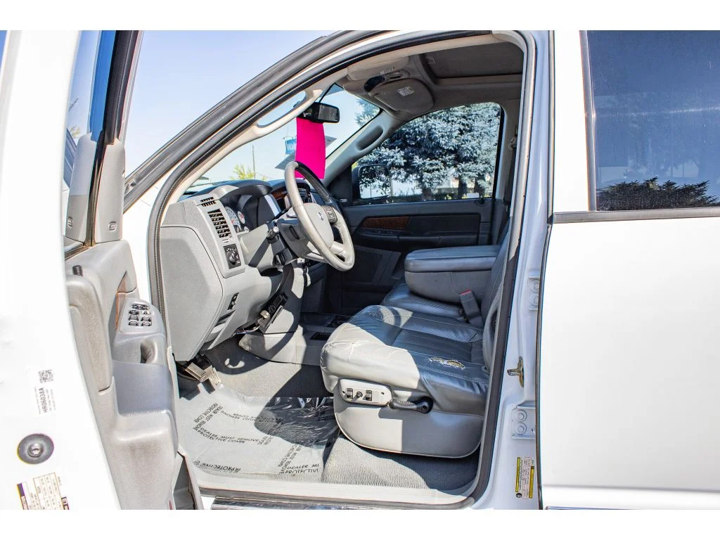 Used 2007 Bright White Clearcoat Dodge Laramie image 28