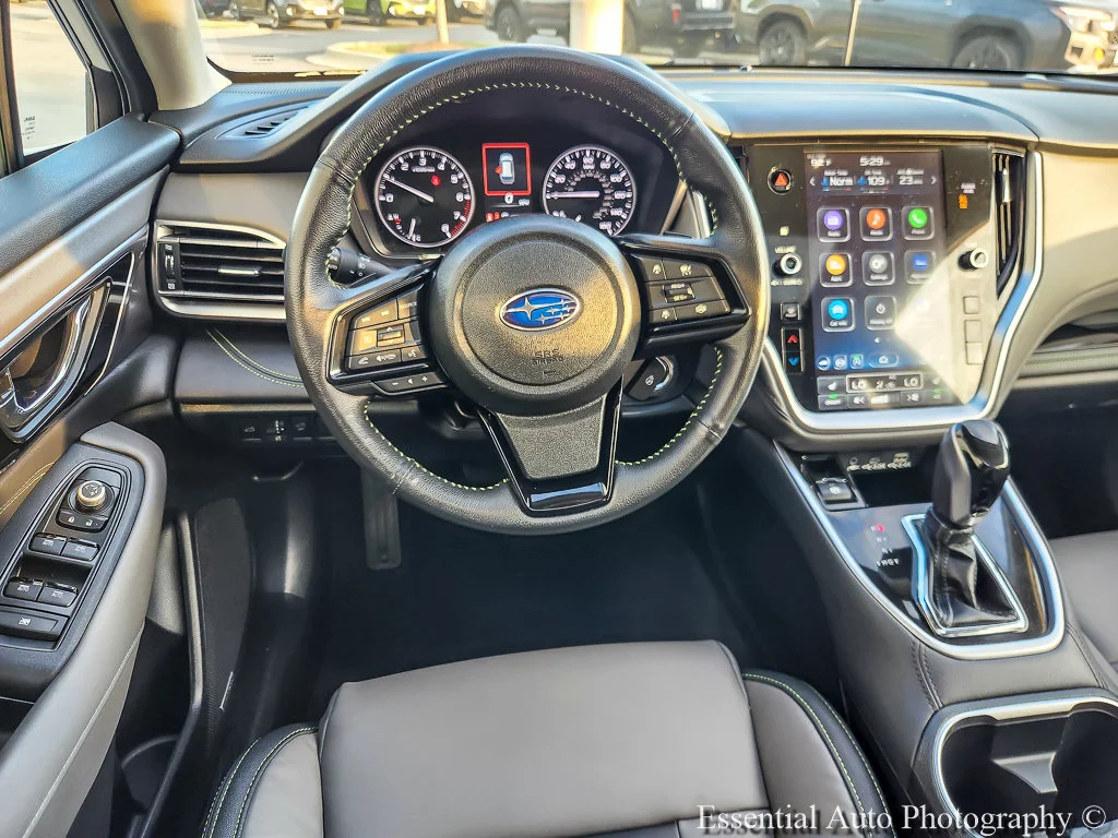 Used 2025 White Subaru Onyx Edition image 11
