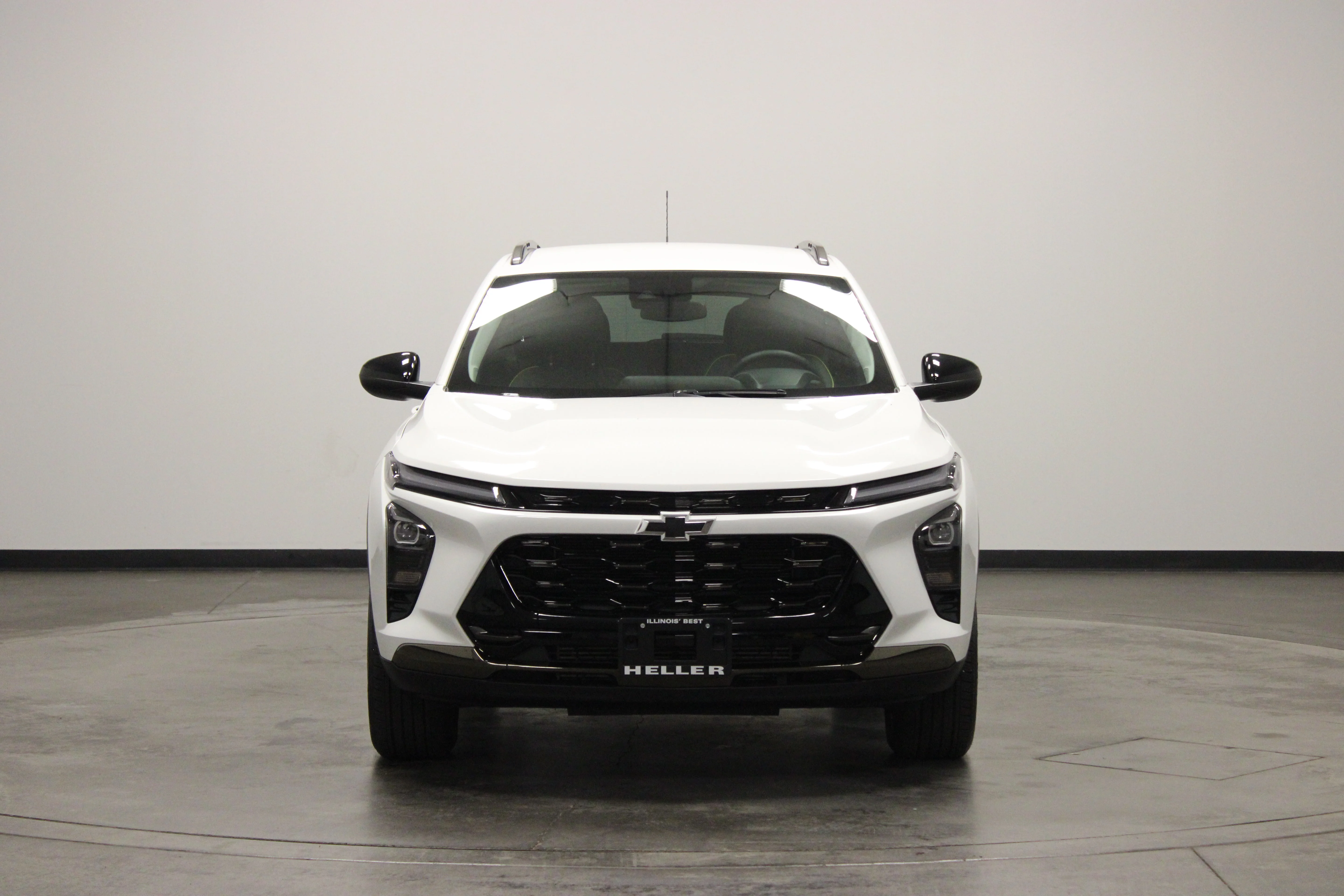 Used 2025 Summit White Chevrolet ACTIV image 3