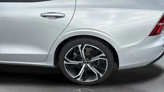 Used 2024 Silver Volvo Ultimate image 33