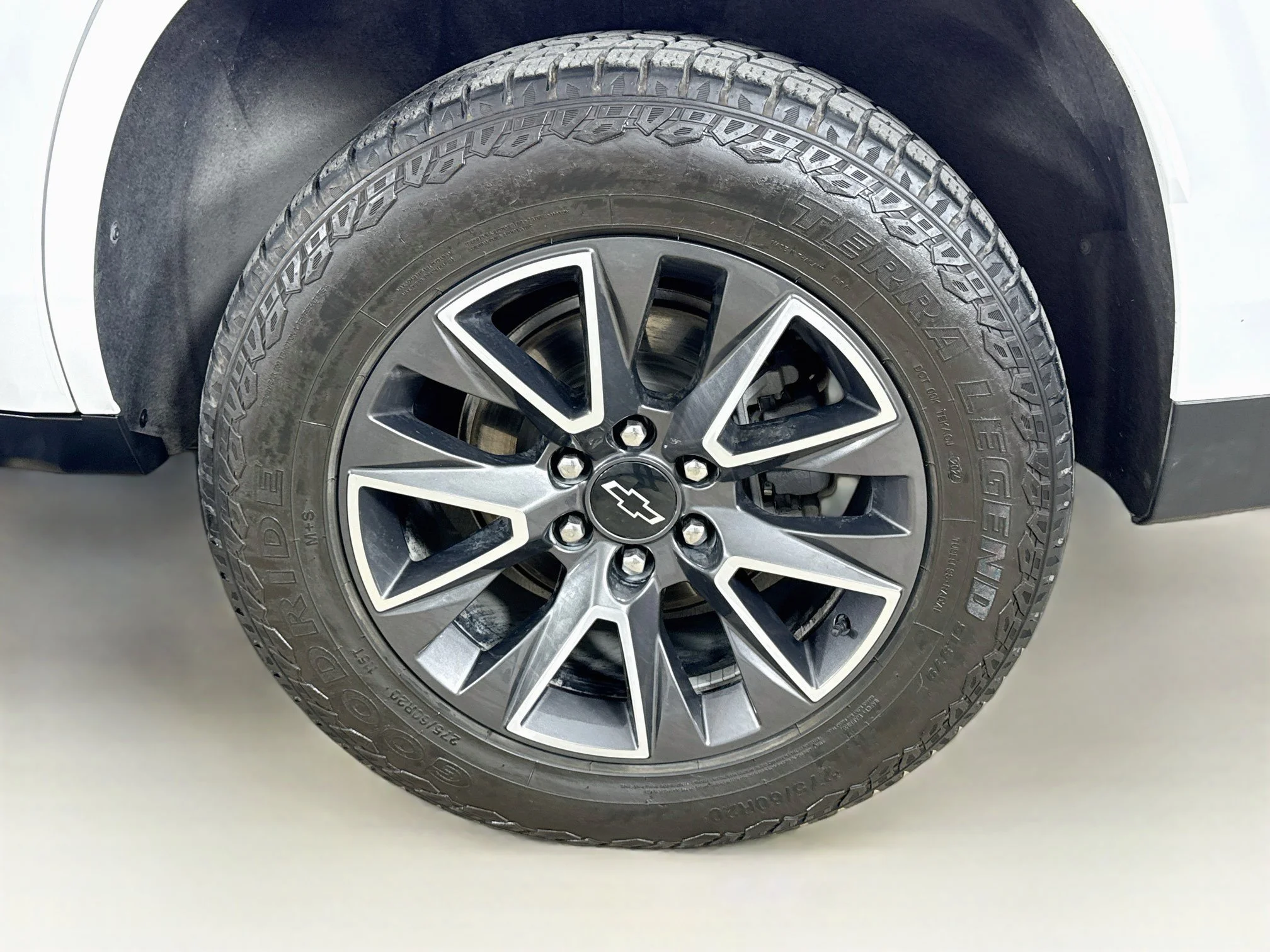 Used 2021 SUMMIT WHITE Chevrolet Z71 image 34