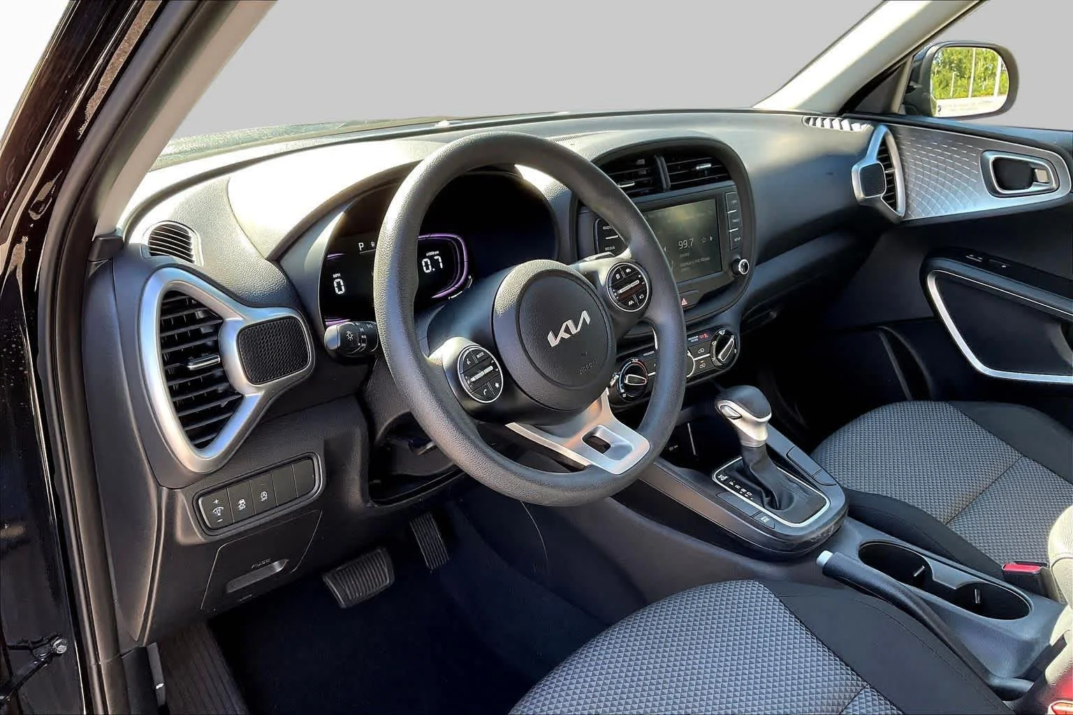 Used 2025 Fusion Black Kia LX image 17
