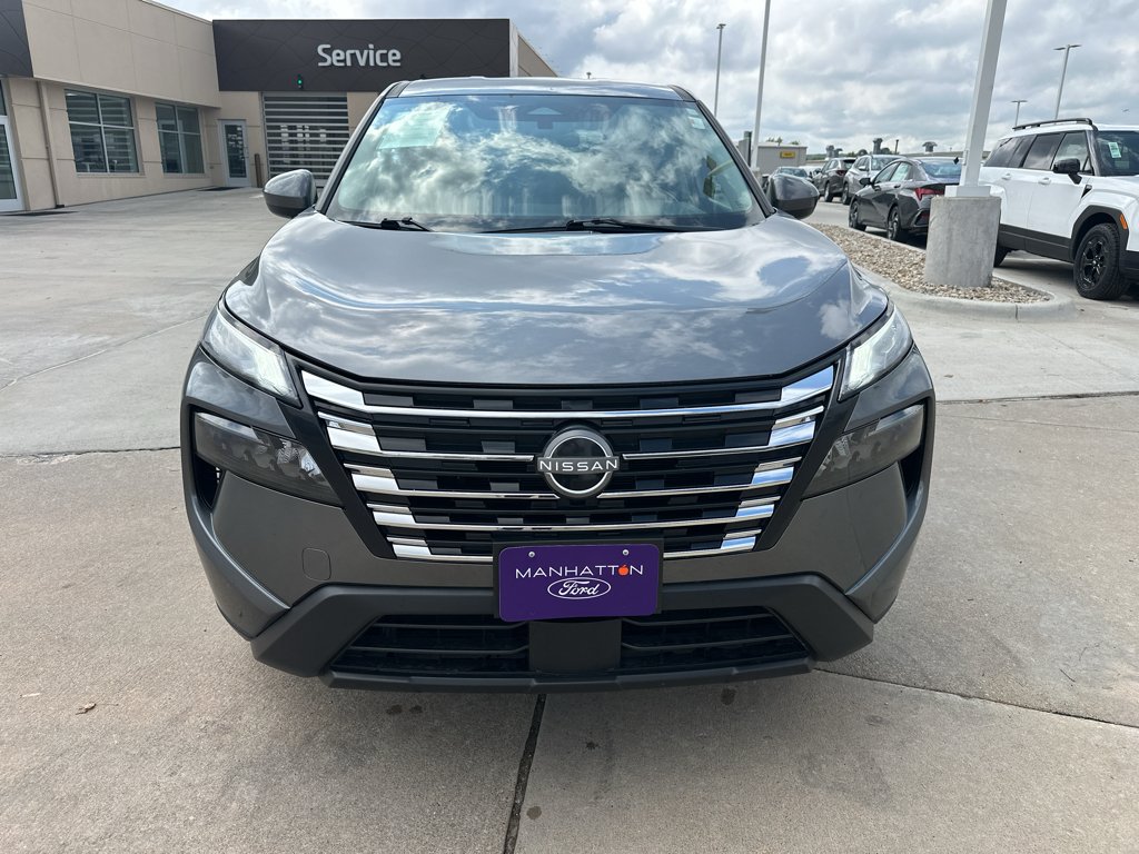 Used 2025 Gun Metallic Nissan SV image 13