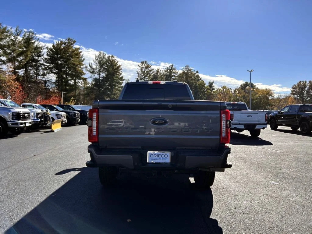 Used 2023 Gray Metallic Ford Lariat image 4